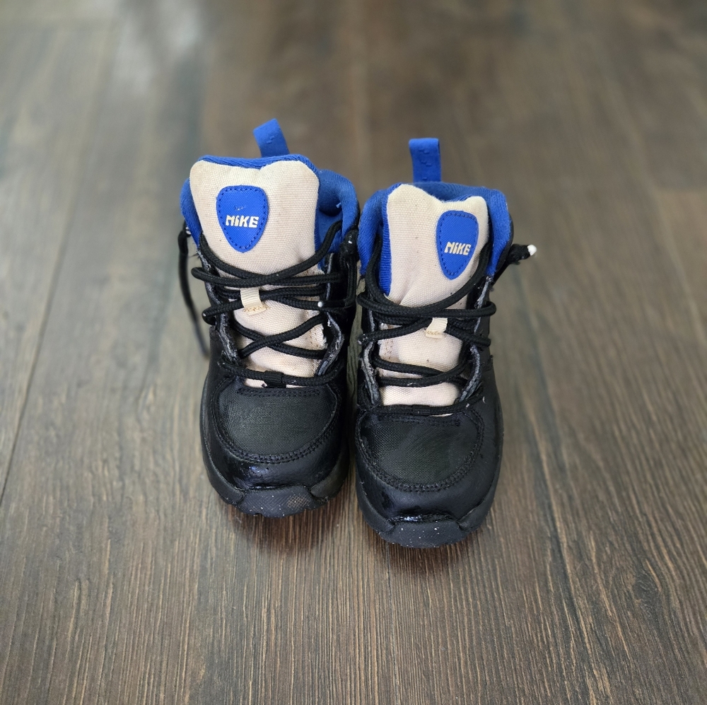 Nike Boots 9c